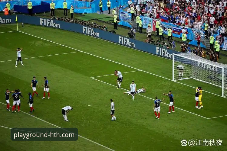 意大利连续三届梦碎：从一场点球失利看足球世界的残酷与机遇